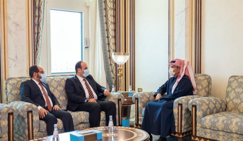 ماذا جرى خلال لقاء وزير الخارجية القطري ورئيس ما يسمى بالائتلاف السوري المعارض