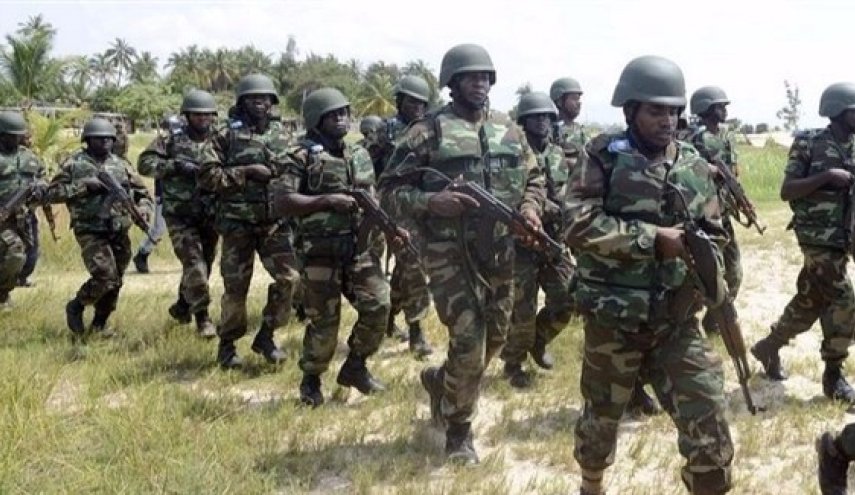 مقتل وإصابة العشرات في هجوم بقذائف صاروخية في نيجيريا