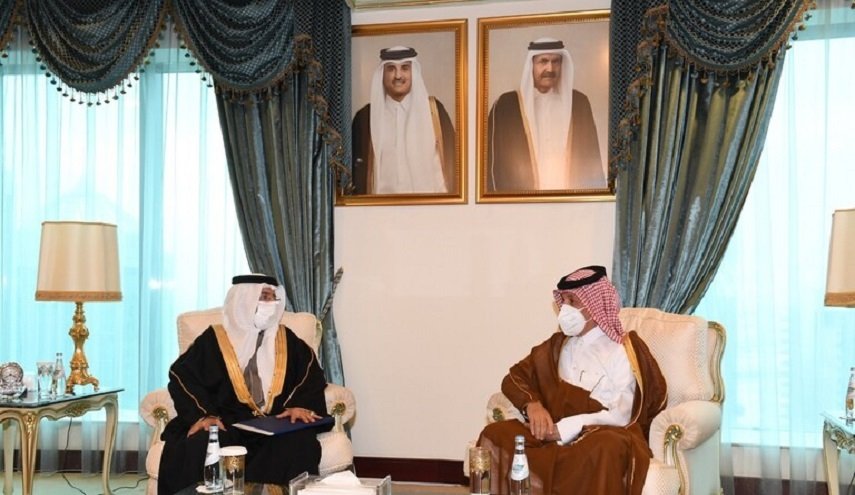 رسالة.. في أول زيارة لمسؤول بحريني إلى قطر