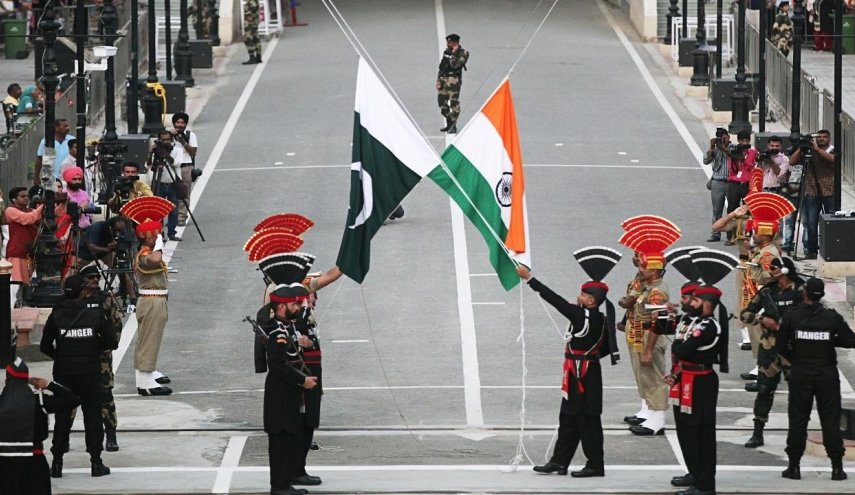 اتفاق بين الهند وباكستان على وقف إطلاق النار في كشمير
