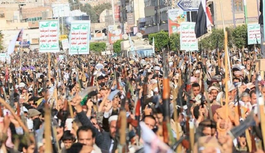 یمنی ها علیه محاصره و تجاوز ائتلاف سعودی تظاهرات می کنند