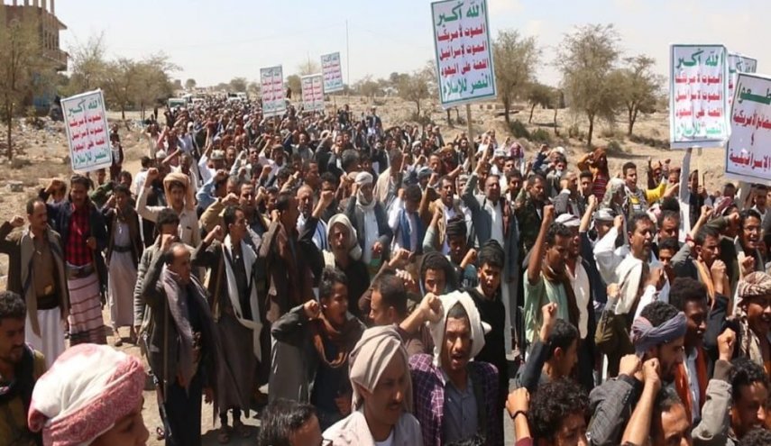 مسيرة حاشدة بمحافظة تعز للتنديد بالحصار الأمريكي على اليمن