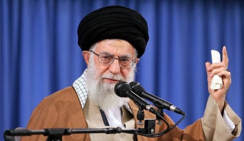 قائد الثورة: الغربيون يكذبون ويريدون أخذ مقومات القوة من إيران