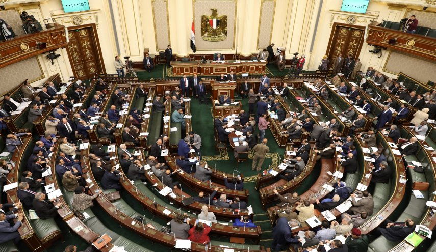 البرلمان المصري يشدد العقوبات على ختان الإناث