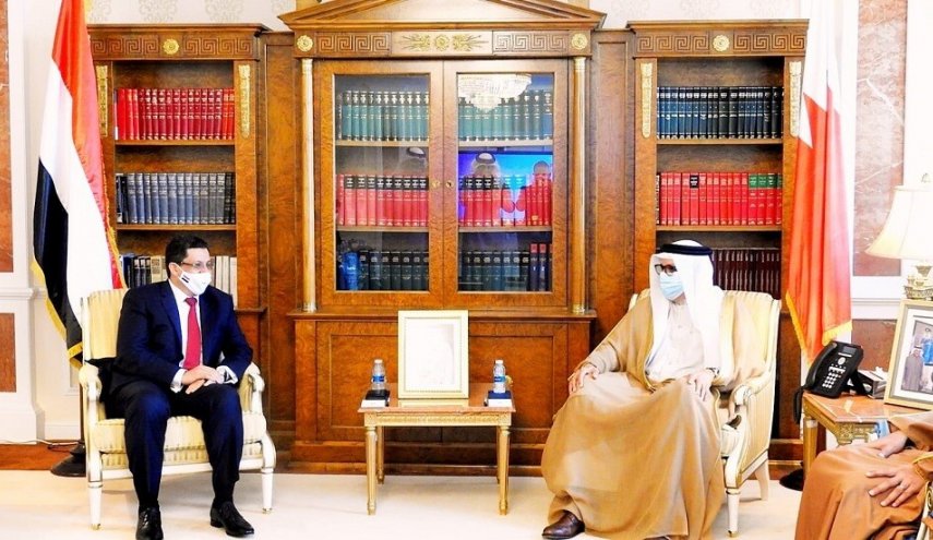 وزير خارجية هادي يتسول مجددا.. هذه المرة في البحرين!
