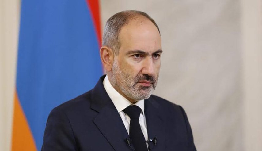 تواصل الاحتجاجات في أرمينيا وباشينيان يؤكد اقالة رئيس الجيش