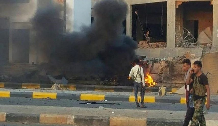 5 قتلى وجرحى في استهداف قائدين عسكريين في عدن 