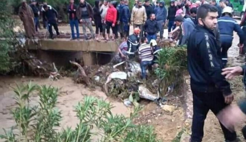الجزائر..مصرع 6 أشخاص بسبب الفيضانات والبحث جار عن مفقودين
