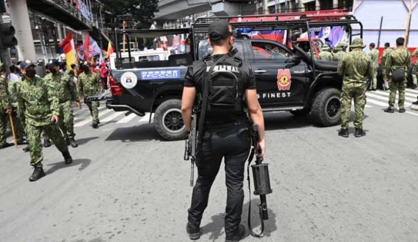 مقتل عمدة مدينة ومساعديه وسط الفلبين في إطلاق نار مع الشرطة بالخطأ!