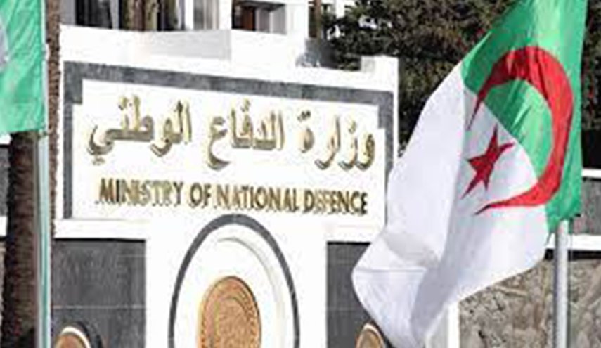 وزارة الدفاع الجزائرية: عملاء وجواسيس وراء شعارات الحراك ضد الجيش