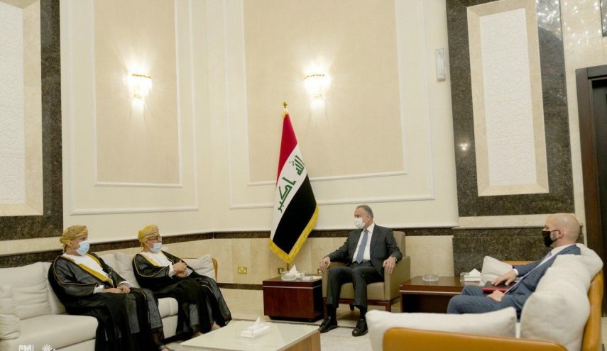 الكاظمي يستقبل سفير سلطنة عمان لدى العراق