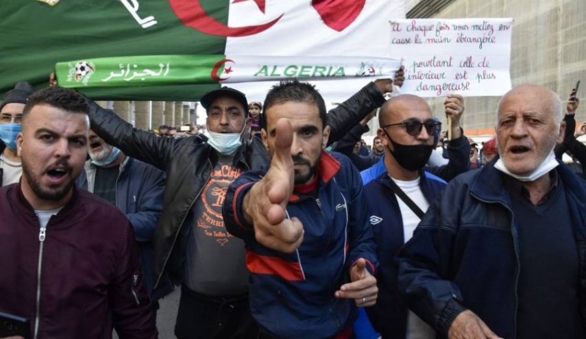 الجزائر تتهم الإعلام الفرنسي بـــ'تحيز صارخ' ازاء حراكها الشعبي