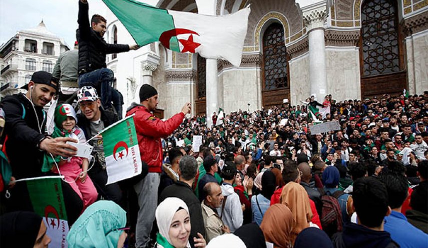 الجزائر.. وزارة المجاهدين تكشف عن جمع 35 ألف شهادة حية للثورة