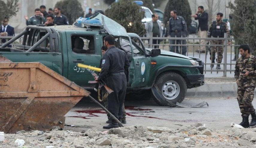 مقتل 3 وإصابة 11 في تفجير حافلة حكومية أفغانية في كابول