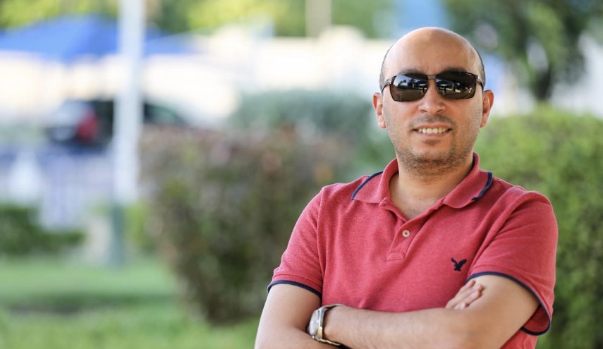 مصر تخفي قسريا صحفياً لأكثر من عام ومهدد بفقد بصره