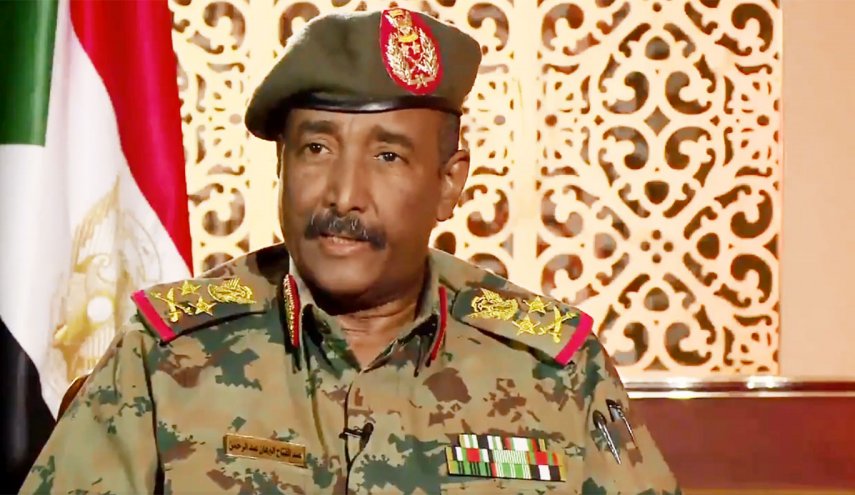 البرهان يعلن عن احتمال محاكمة عمر البشير في السودان