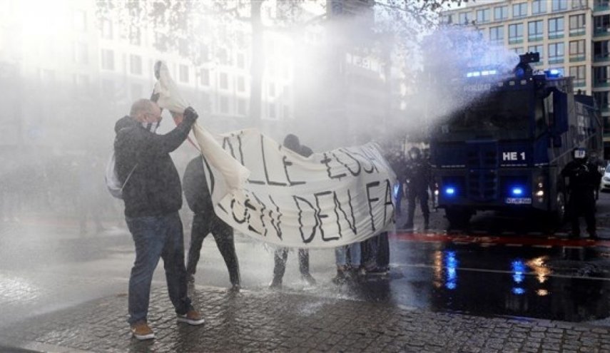 مظاهرات ضد إجراءات كورونا بألمانيا..الشرطة تستخدم العنف