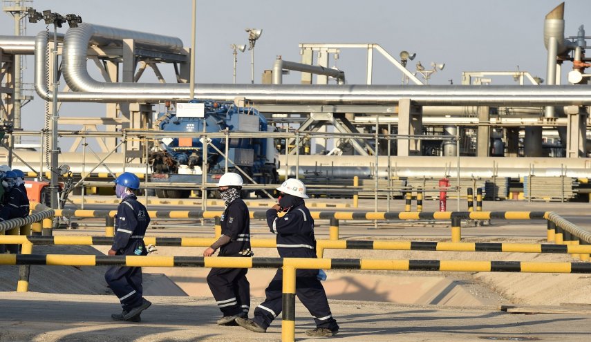 السعودية تلجأ الى اليونان لحماية منشاتها النفطية