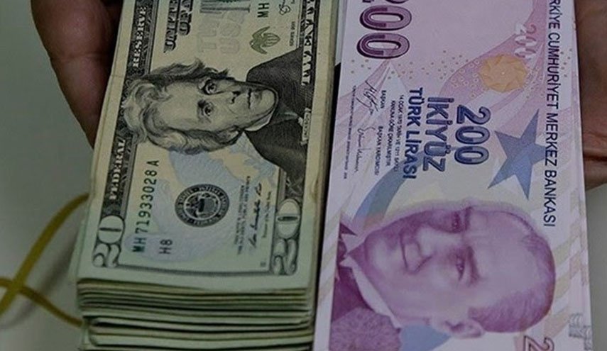 کاهش کم‌سابقه ارزش لیر پس از برکناری رئیس بانک مرکزی ترکیه