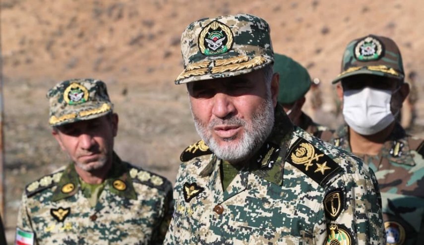 قائد القوة البرية في الجيش الإيراني يتفقد الوحدات المنتشرة على الحدود الشمالية الغربية