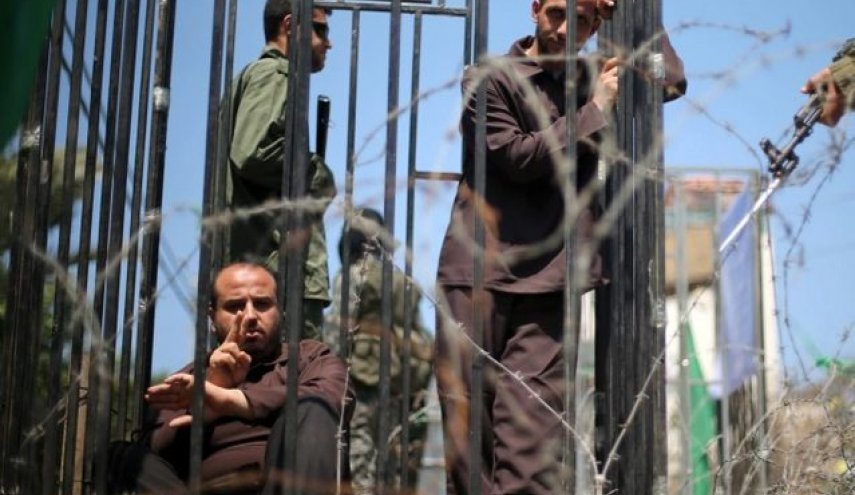 في يوم الأسير الفلسطيني.. الاحتلال يواصل اعتقال 48 محرراً من صفقة 'وفاء الأحرار'