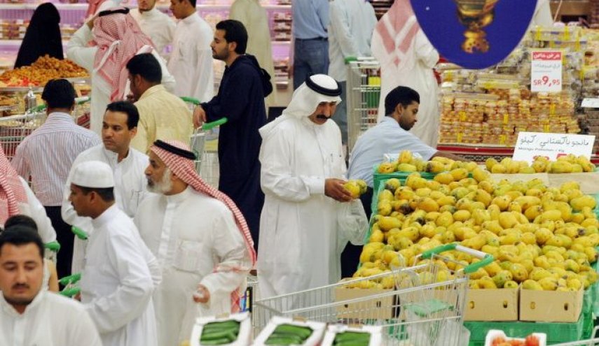 شاهد سعودي يتذمر من ضريبة القيمة المضافة على حليب الأطفال قناة العالم الاخبارية