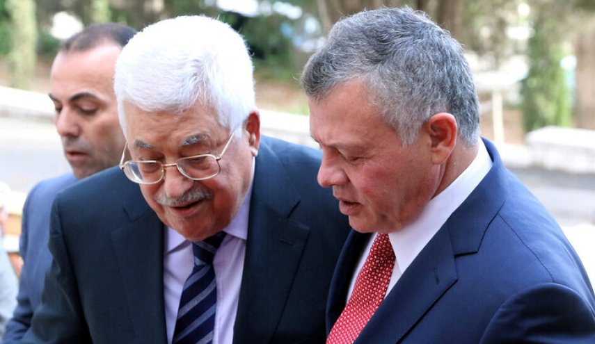 محمود عباس يعرب عن تضامنه مع الملك عبد الله الثاني