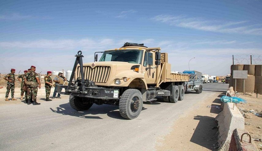 شاهد.. العراق يتسلم معدات من ’التحالف الدولي’ في قاعدة عين الاسد