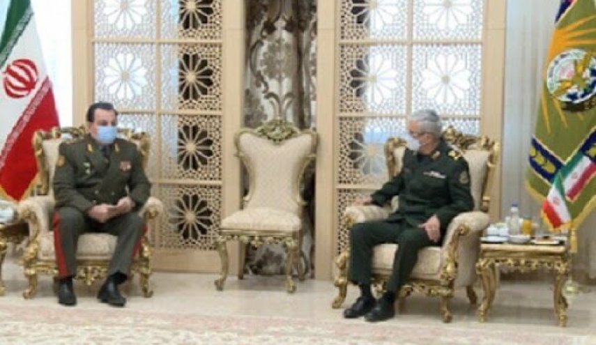 دیدار وزیر دفاع تاجیکستان با رئیس ستاد کل نیرو‌های مسلح ایران