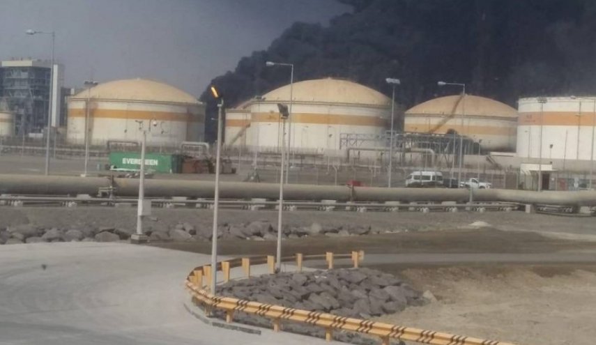 بالصور.. حريق ضخم في أحد خزانات الوقود بمحطة توليد 'رابغ' بالسعودية