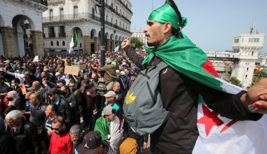 اعتصاب غذای ۲۳ تن از فعالان بازداشتی در الجزایر
