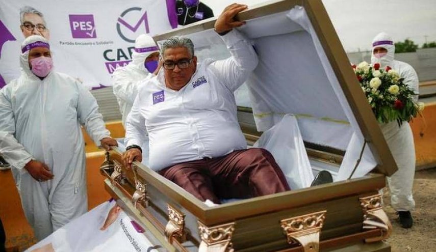 مرشح برلماني مكسيكي يدهش المواطنين بحملته الانتخابية الغريبة!