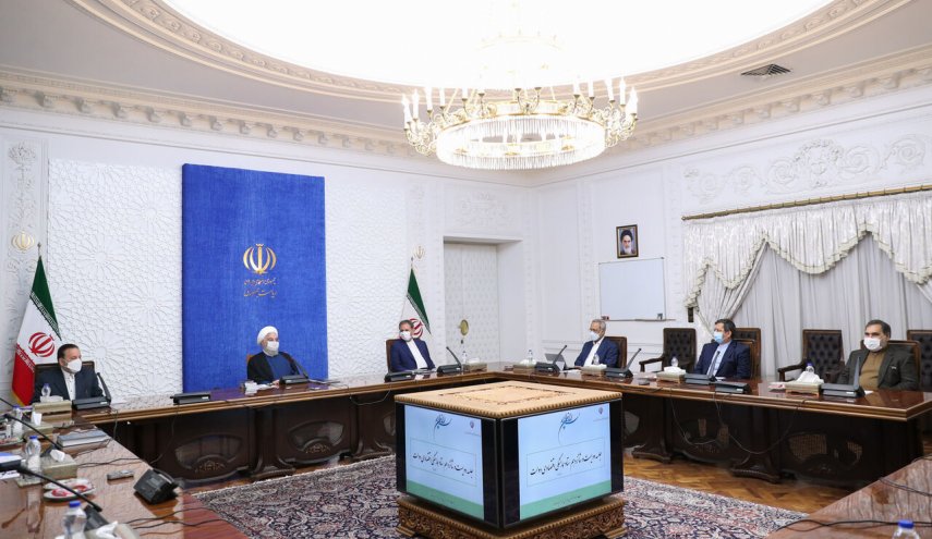 الرئيس روحاني يؤكد ان حكومته ستنجز كافة المشاريع الاقتصادية في موعدها