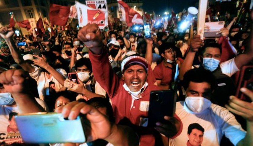 البيرو.. انتخابات رئاسية يتنافس فيها 18 مرشحا في أوج وباء كورونا
