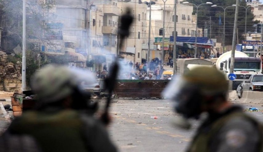 الاحتلال الصهيوني يعتقل أكثر من 25 فلسطينيًا في الضفة الغربية