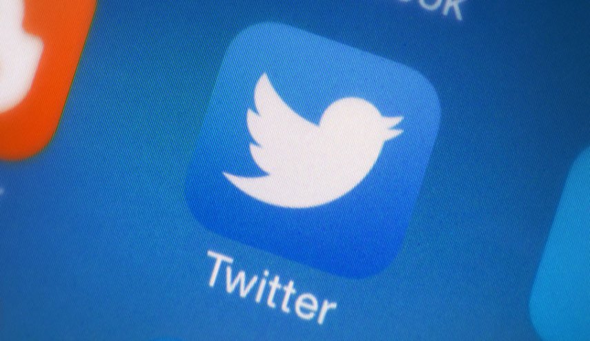 'تويتر' يغلق عشرات الحسابات لمتضامنين مع حي الشيخ جراح