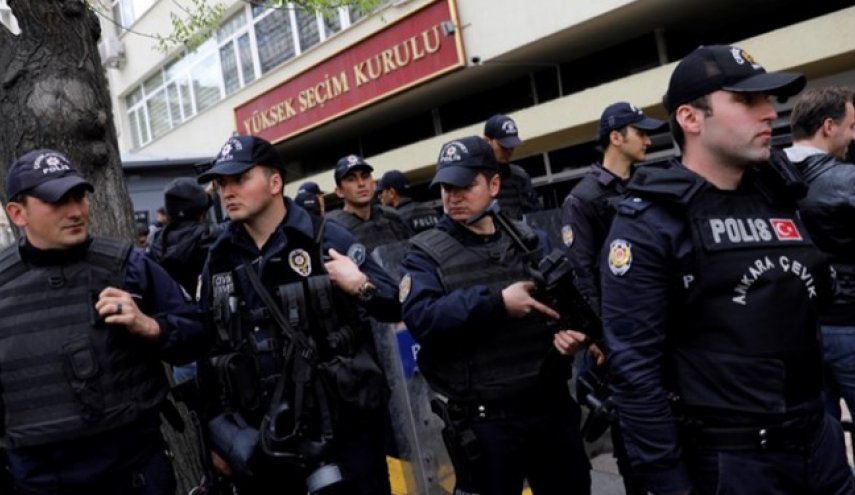 بازداشت بیش از ۳۰ نفر در ترکیه به بهانه کودتای نافرجام
