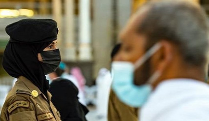 عربستان سعودی 80 نیروی امنیتی زن در حرم مکی مستقر کرد
