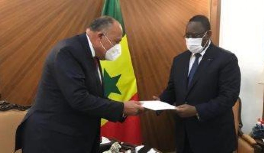 في إطار جولته الإفريقية: سامح شكري يلتقي بالرئيس السنغالي