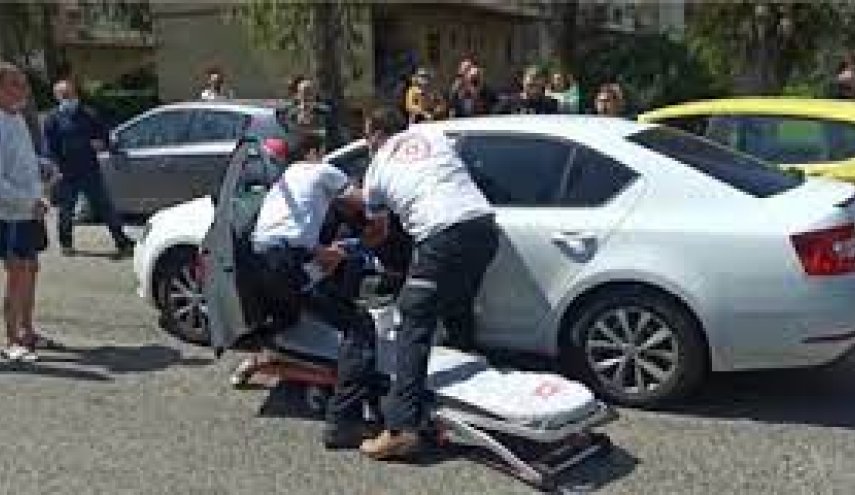 إصابات جراء اقتحام سيارة مطعما قرب تل ابيب