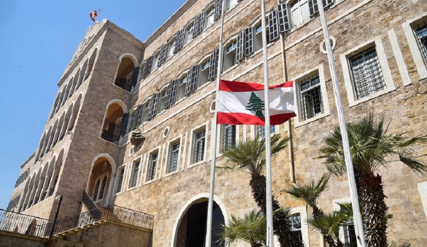 الاتحاد الأوروبي يبحث فرض عقوبات على مسؤولين لبنانيين