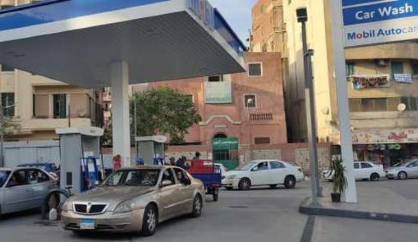زيادة سعر البنزين تثير مخاوف المصريين من موجة غلاء