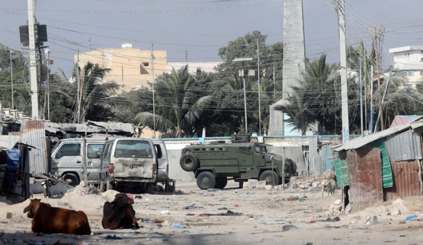 رئيس الصومال السابق يعلن عن تعرض مقره لهجوم ويحمل خليفته المسؤولية
