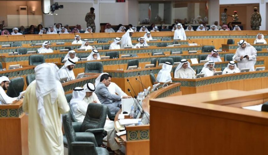 28 نائبًا يرفضون بدء جلسة مجلس الأمة الكويتي إلا بعد استجواب رئيس الوزراء