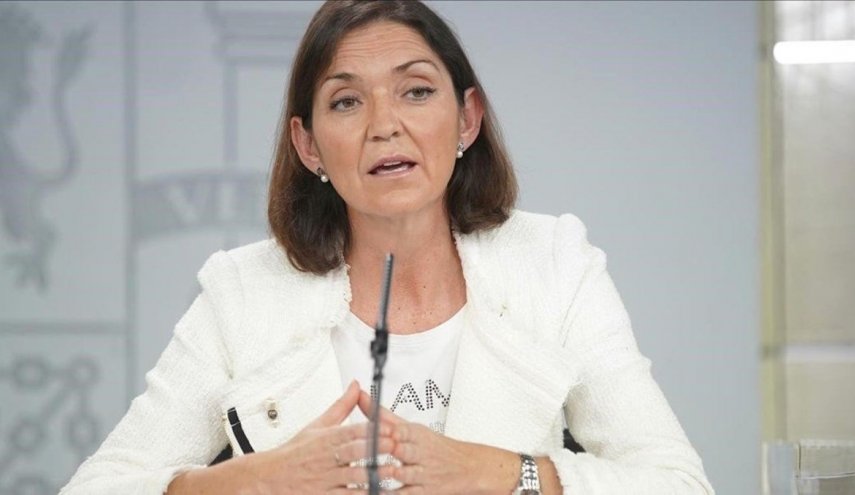 وزيرة إسبانية تتلقى سكينا بالبريد بعد تهديدات بقتل آخرين
