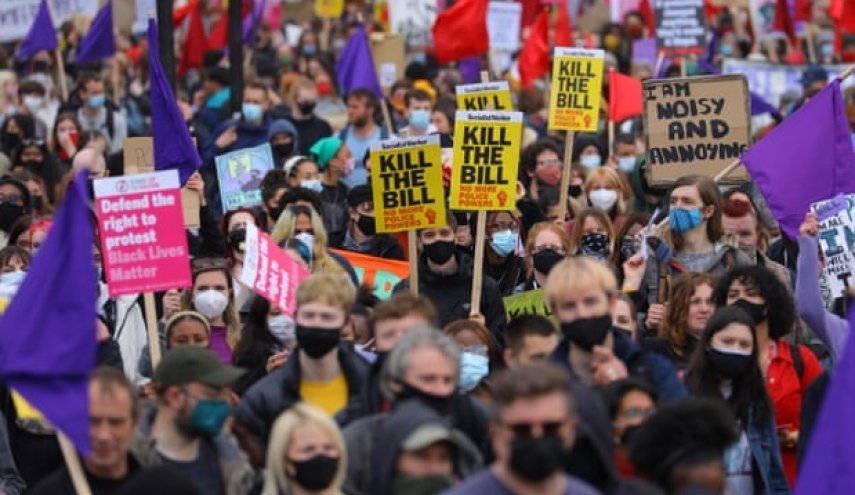 تظاهرات انگلیسی‌ها در اعتراض به افزایش اختیارات پلیس

