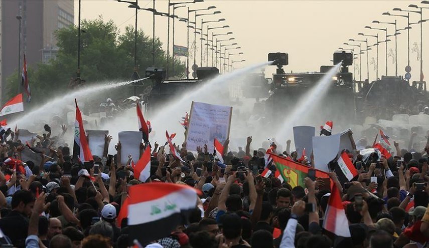 مواجهات بين متظاهرين وقوات الامن العراقية في بغداد 