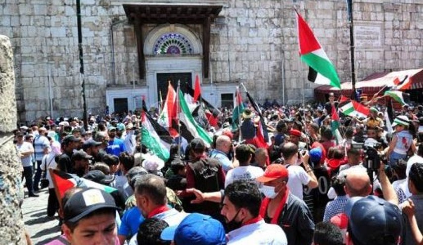 مشاركو إحياء يوم القدس بدمشق: لا خيار لمواجهة الاحتلال إلا بالمقاومة 