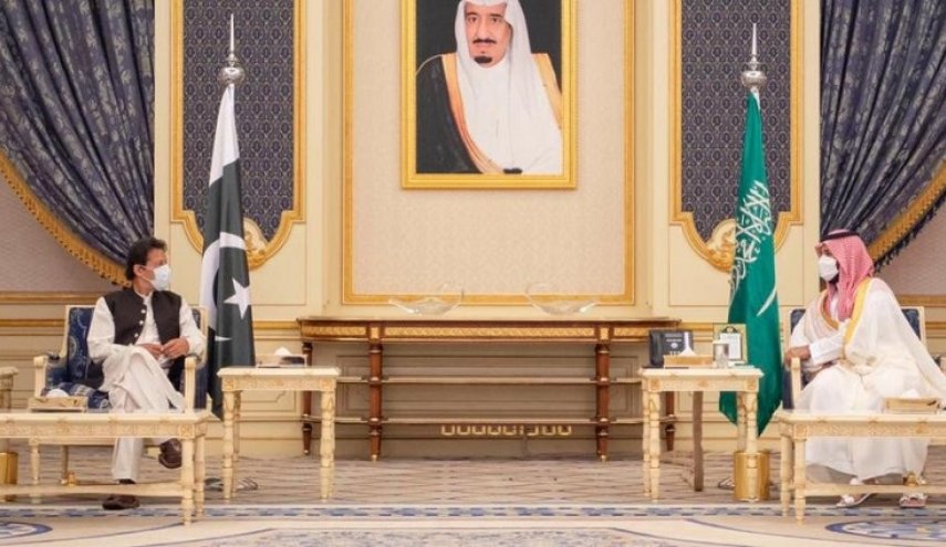 بن سلمان يستقبل رئيس وزراء باكستان في جدة