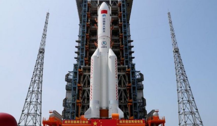 الصين تطمئن العالم حول مصير صاروخها التائه.. وهذه آخر أخباره